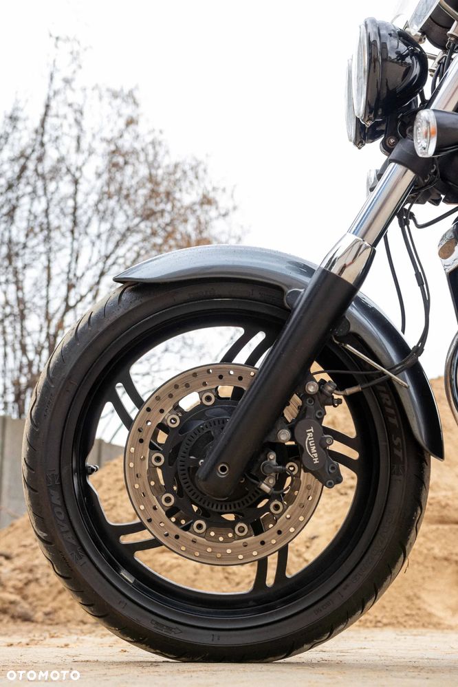 Triumph Thunderbird - 27