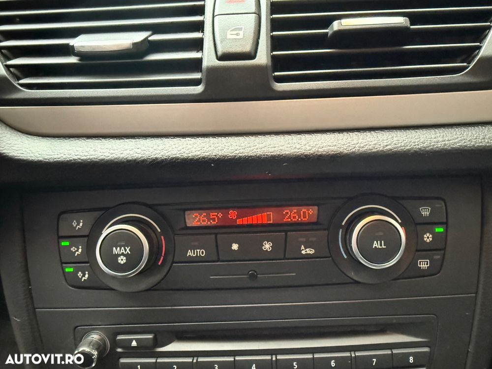 BMW X1 sDrive18d Sport Line - 12