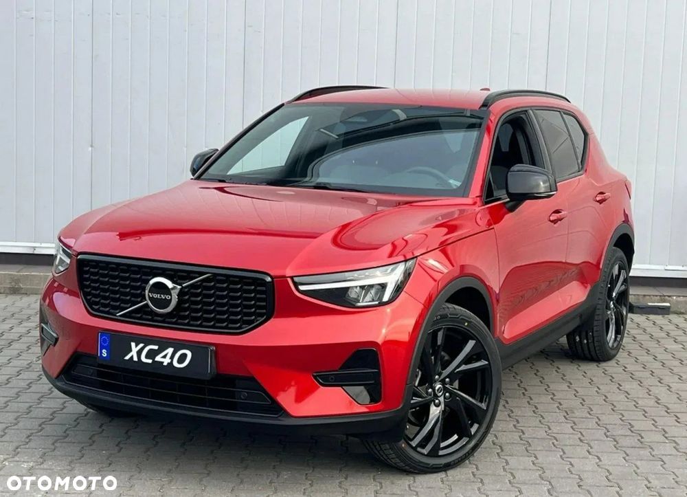 Volvo XC 40 B4 AWD Plus Dark - 2