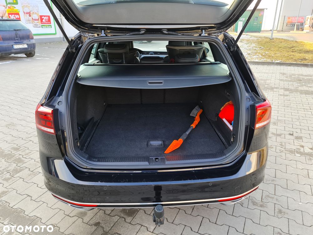 Volkswagen Passat ver-variant-2-0-tdi-scr-dsg-r--line - 14