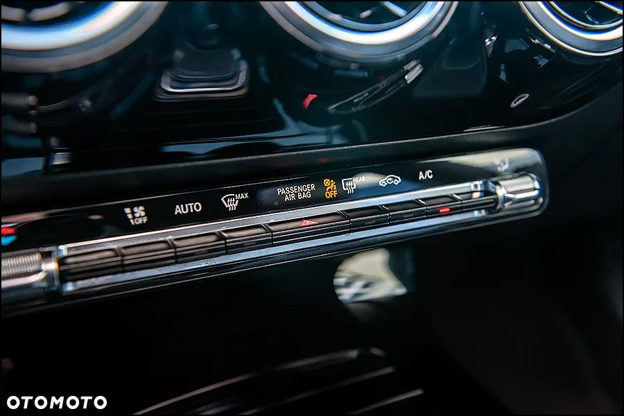 Mercedes-Benz CLA - 22
