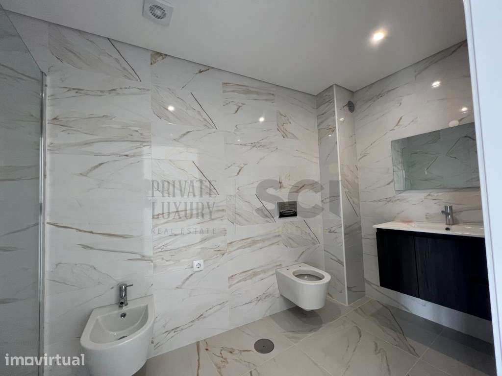Duplex T3+1 Quinta da Fábrica Parqueamento e Varandas - Grande imagem: 5/17
