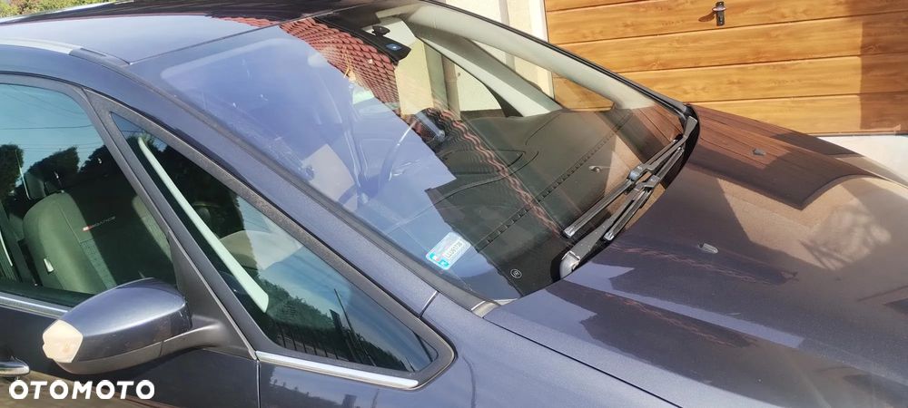 Ford Galaxy 2.3 Ghia - 13