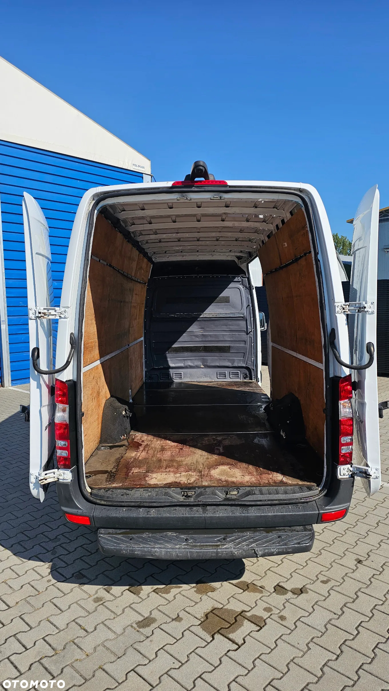 Mercedes-Benz SPRINTER 319 - 4