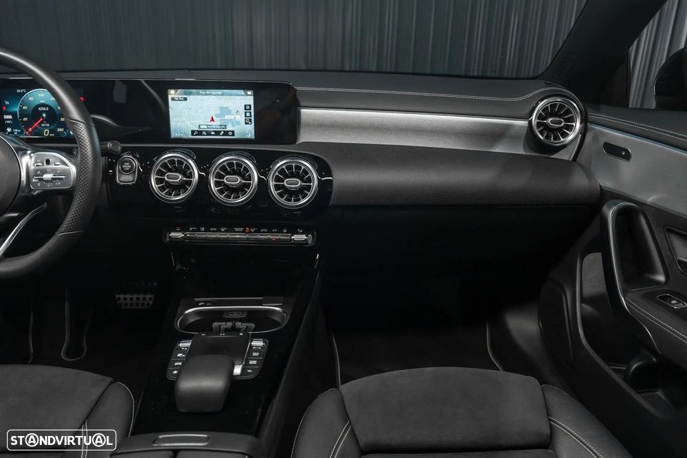 Mercedes-Benz CLA 250 e Shooting Brake AMG Line - 9