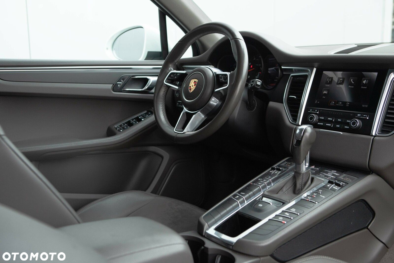 Porsche Macan Standard - 24