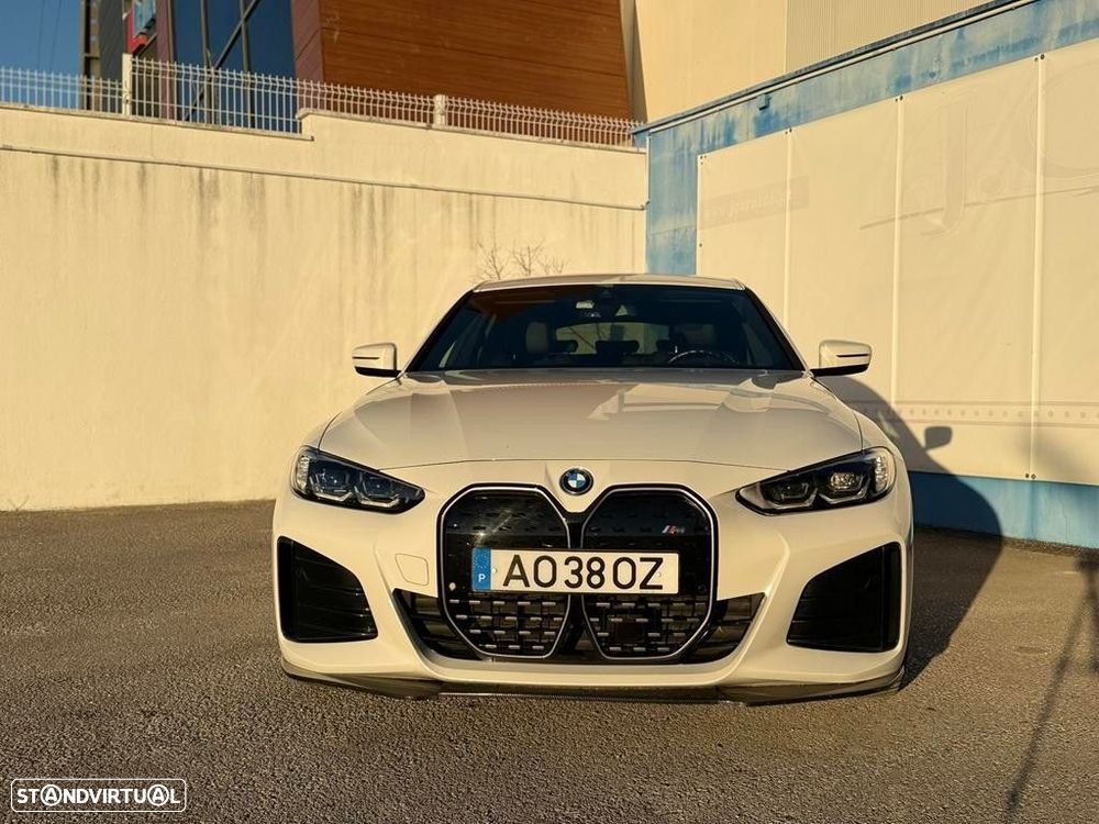 BMW i4 eDrive40 Desportiva M - 3