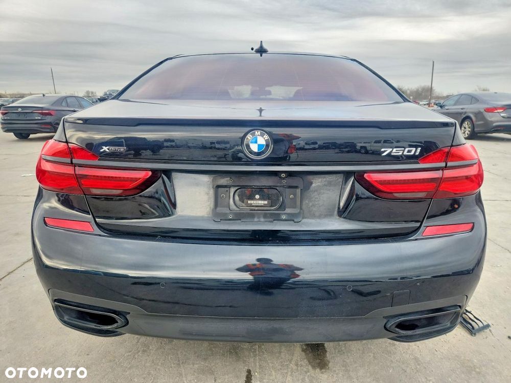 BMW Seria 7 750i xDrive - 8