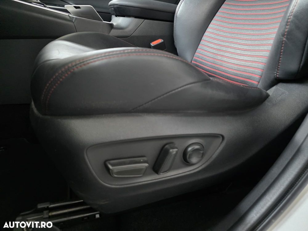Toyota RAV4 2.5 PHEV VVT-iE 4x4 Style Bi-Tone - 16