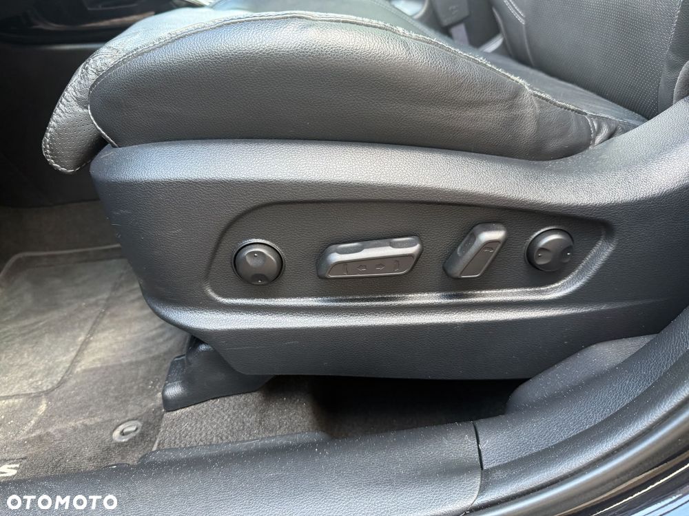 Kia Carens 1.7 CRDi 141 ISG Spirit - 13