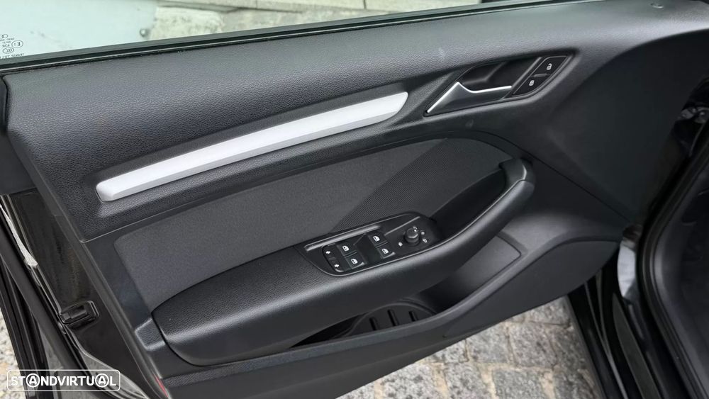 Audi A3 Sportback 2.0 TDI Design - 24