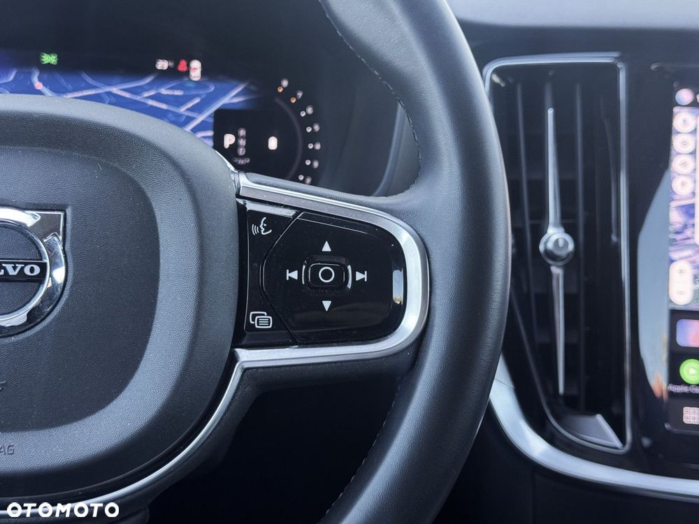 Volvo V60 Cross Country - 12