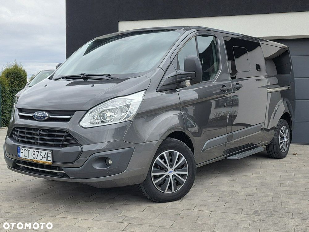 Ford Tourneo Custom - 1