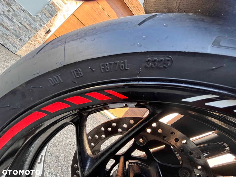 Suzuki GSX 1000 - 18