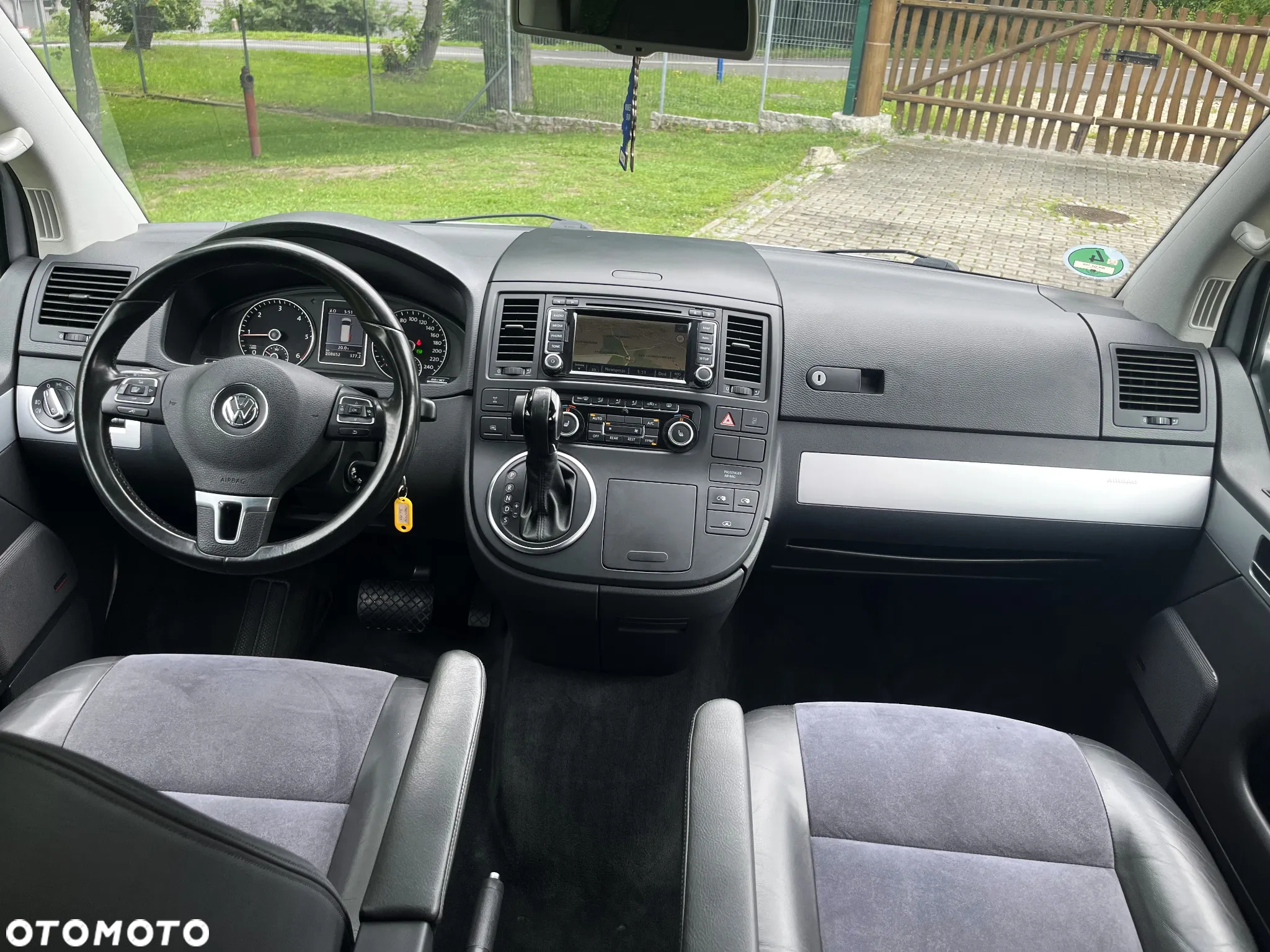 Volkswagen Multivan - 14