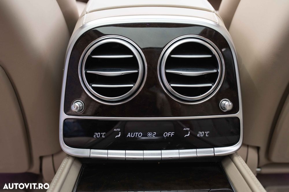 Mercedes-Benz S 500 4MATIC Aut - 31