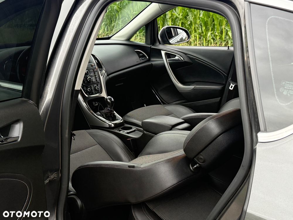 Opel Astra 1.4 T Cosmo - 30