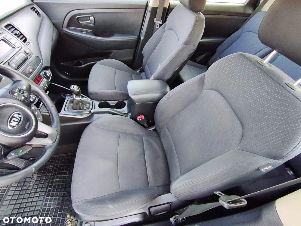 Kia Carens 1.6 GDI L - 8