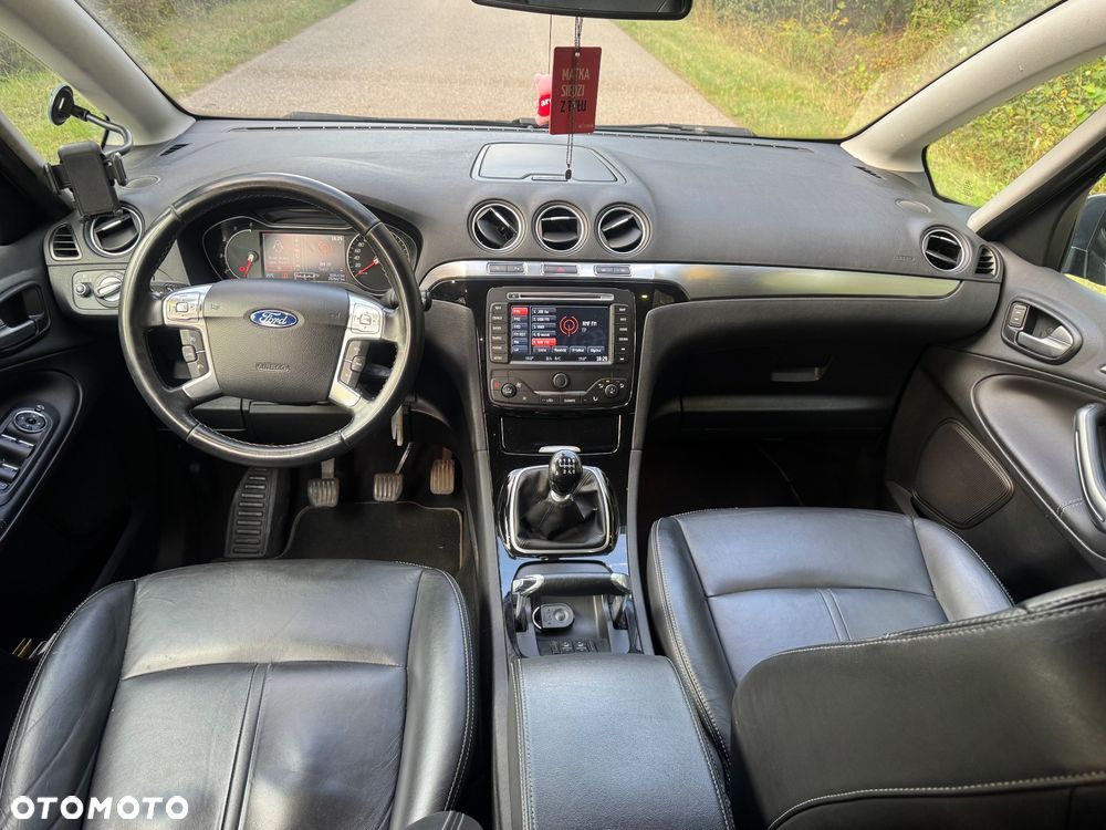 Ford S-Max - 13