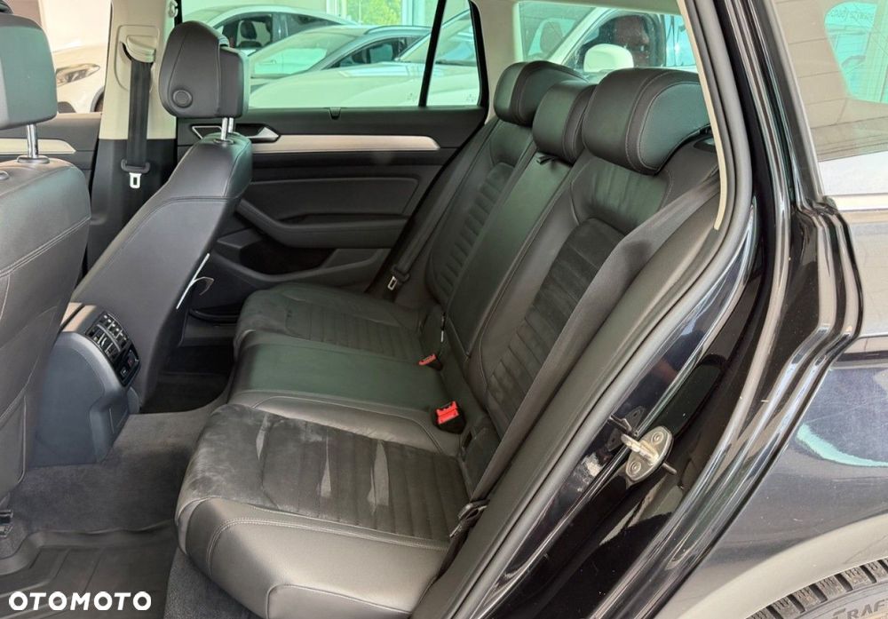 Volkswagen Passat - 15