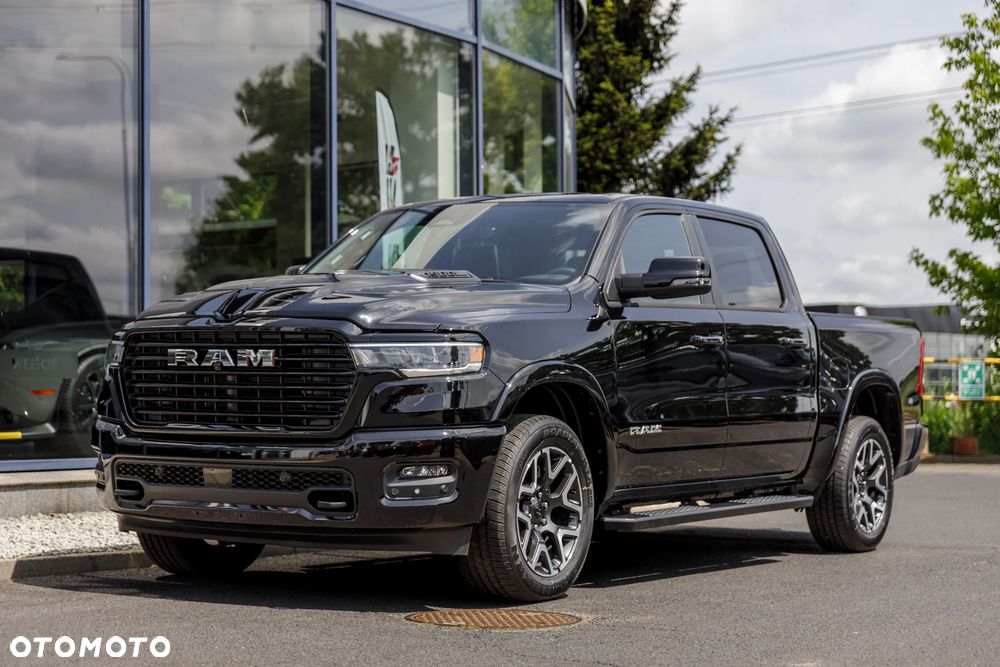 RAM 1500 Laramie Night Premium - 4