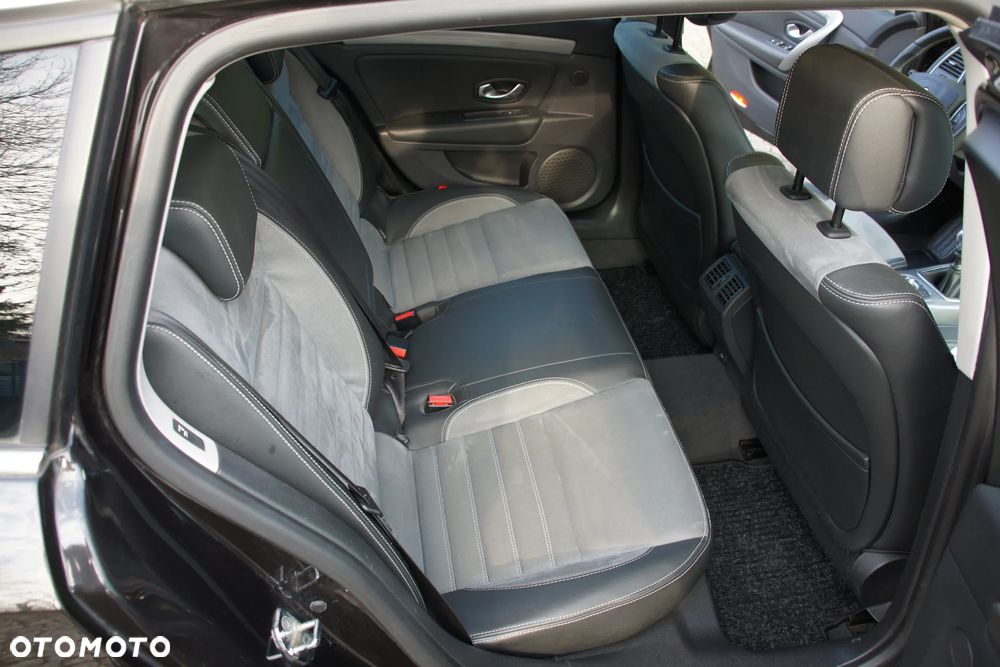 Renault Laguna dCi 150 FAP GT - 23