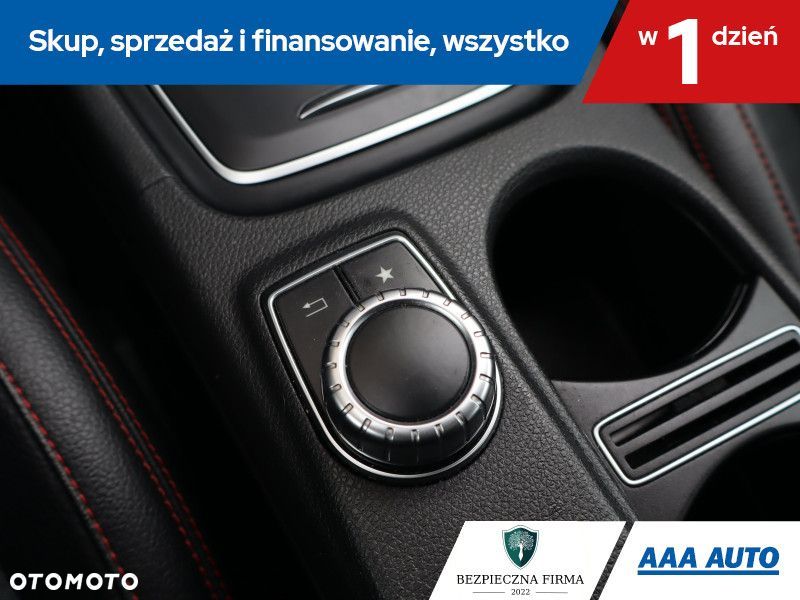 Mercedes-Benz GLA - 18