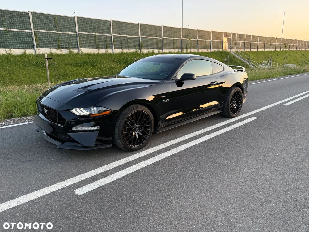 Ford Mustang - 1
