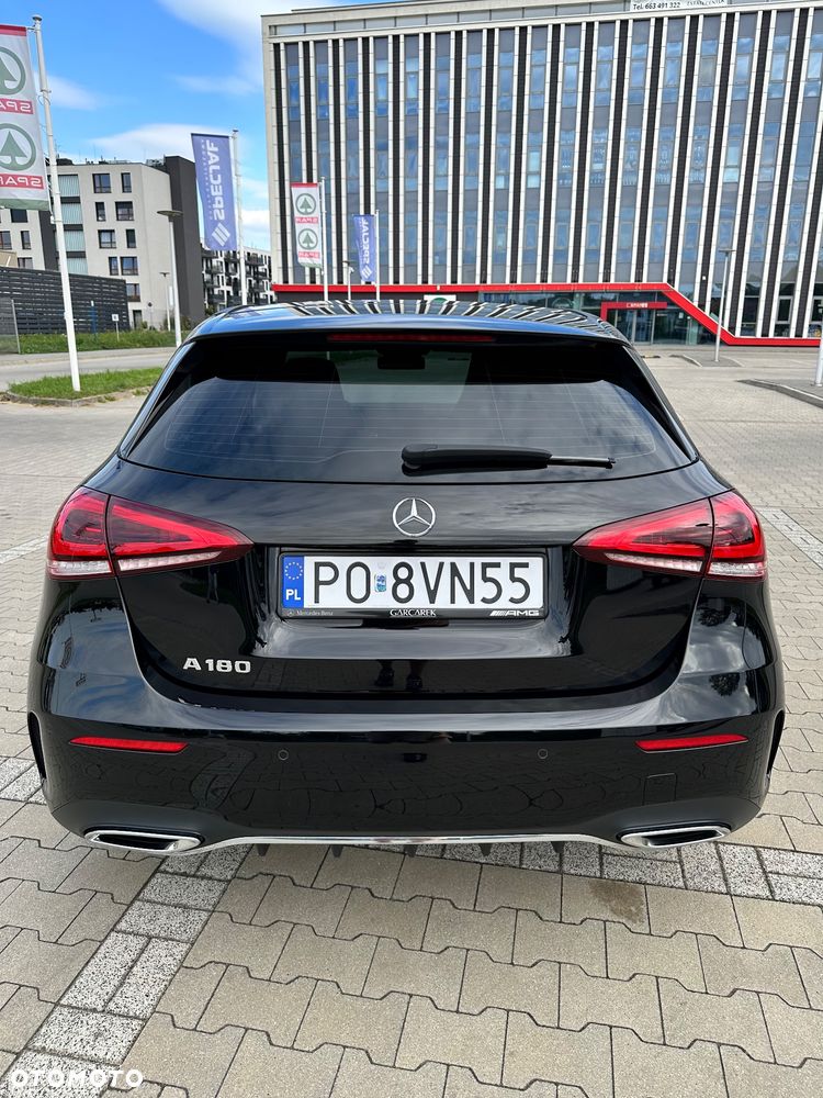 Mercedes-Benz Klasa A 180 AMG Line 7G-DCT - 3
