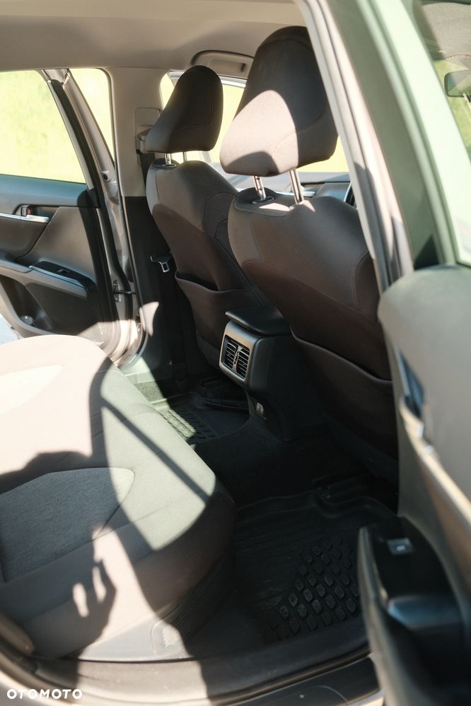 Toyota Camry - 17