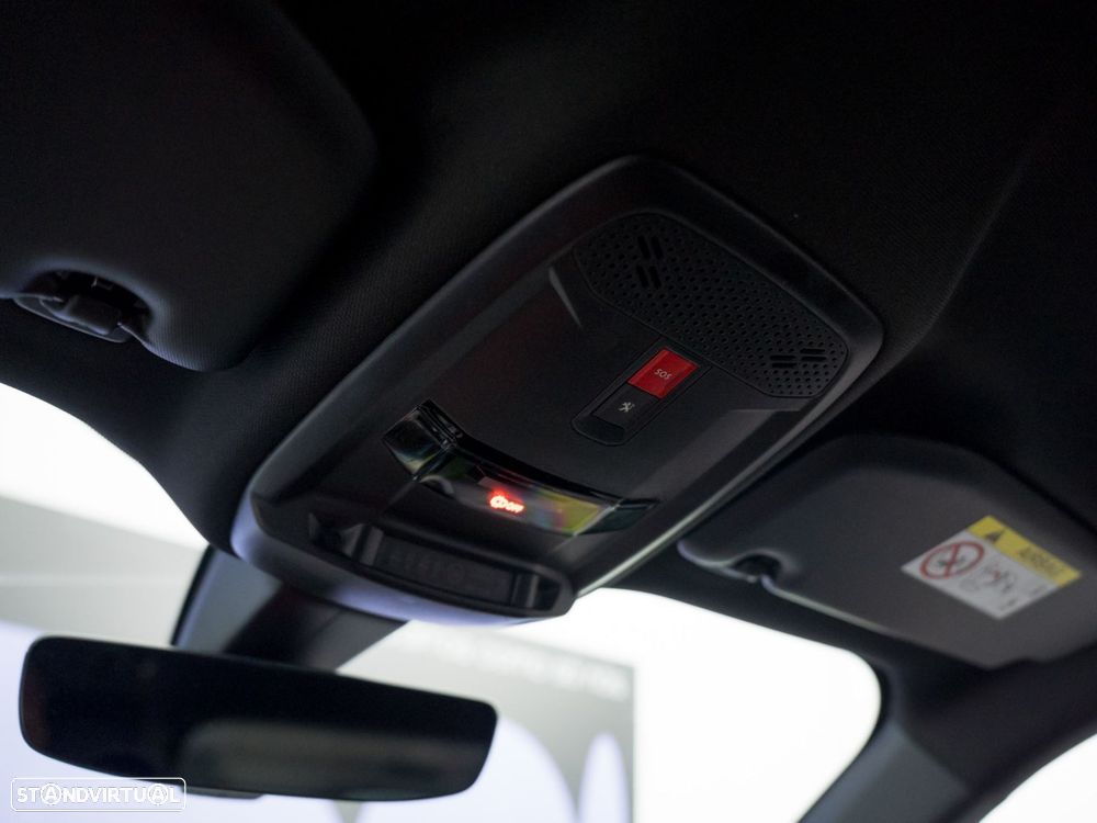 Peugeot e-2008 50 kWh GT - 38