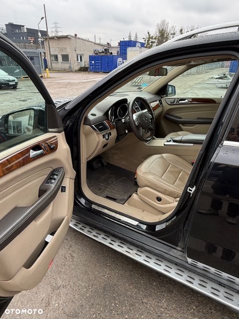 Mercedes-Benz ML - 8