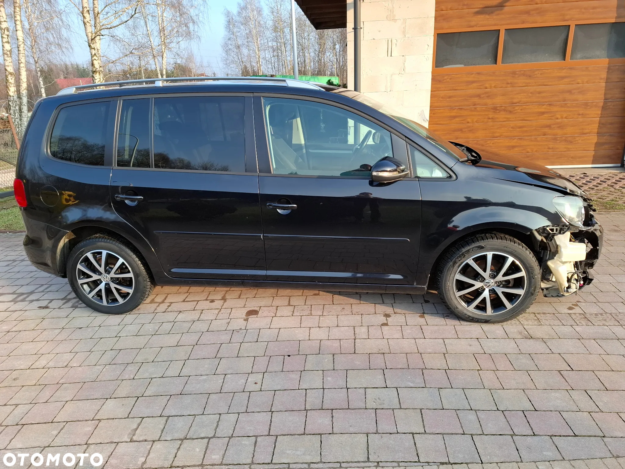 Volkswagen Touran - 10