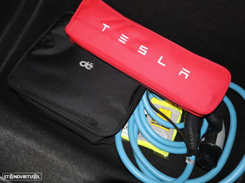Tesla Model Y RWD - 12