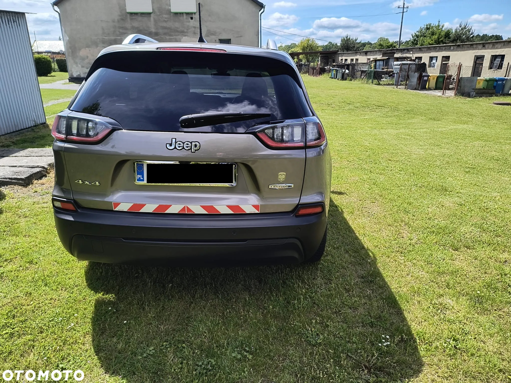 Jeep Cherokee - 4