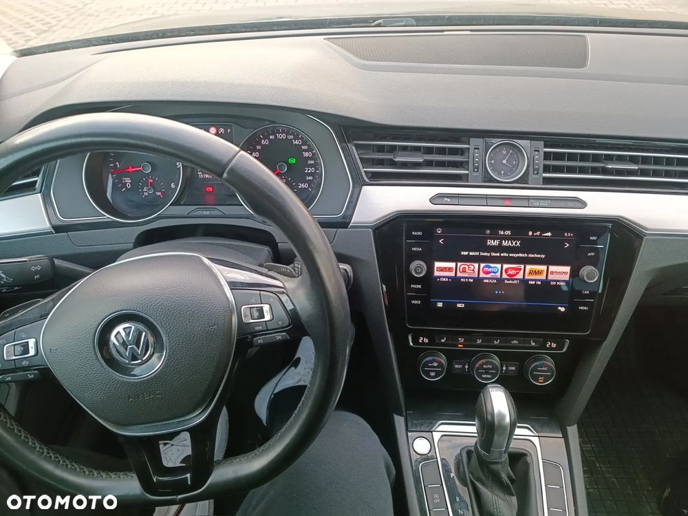 Volkswagen Passat 2.0 TDI SCR DSG Highline - 8