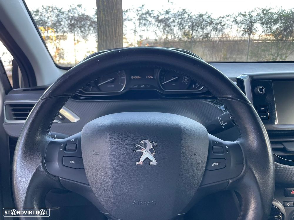 Peugeot 208 1.2 PureTech Style - 10