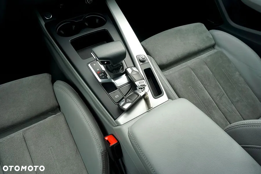 Audi A4 Avant 35 TDI S tronic S line - 36