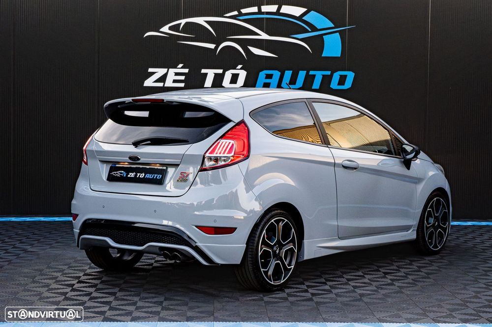 Ford Fiesta - 2