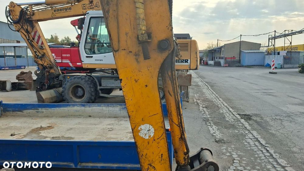 JCB 8052 - 37