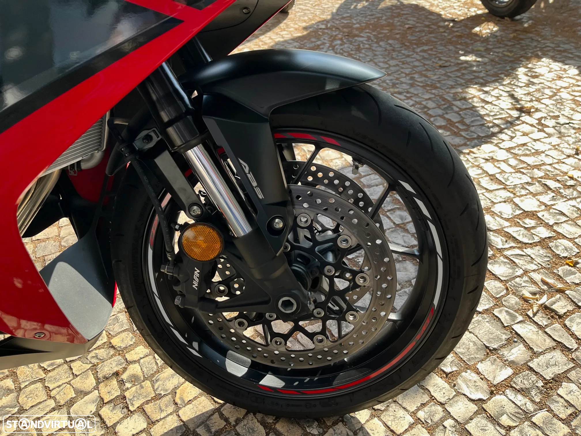Honda CBR 650 RA - 9