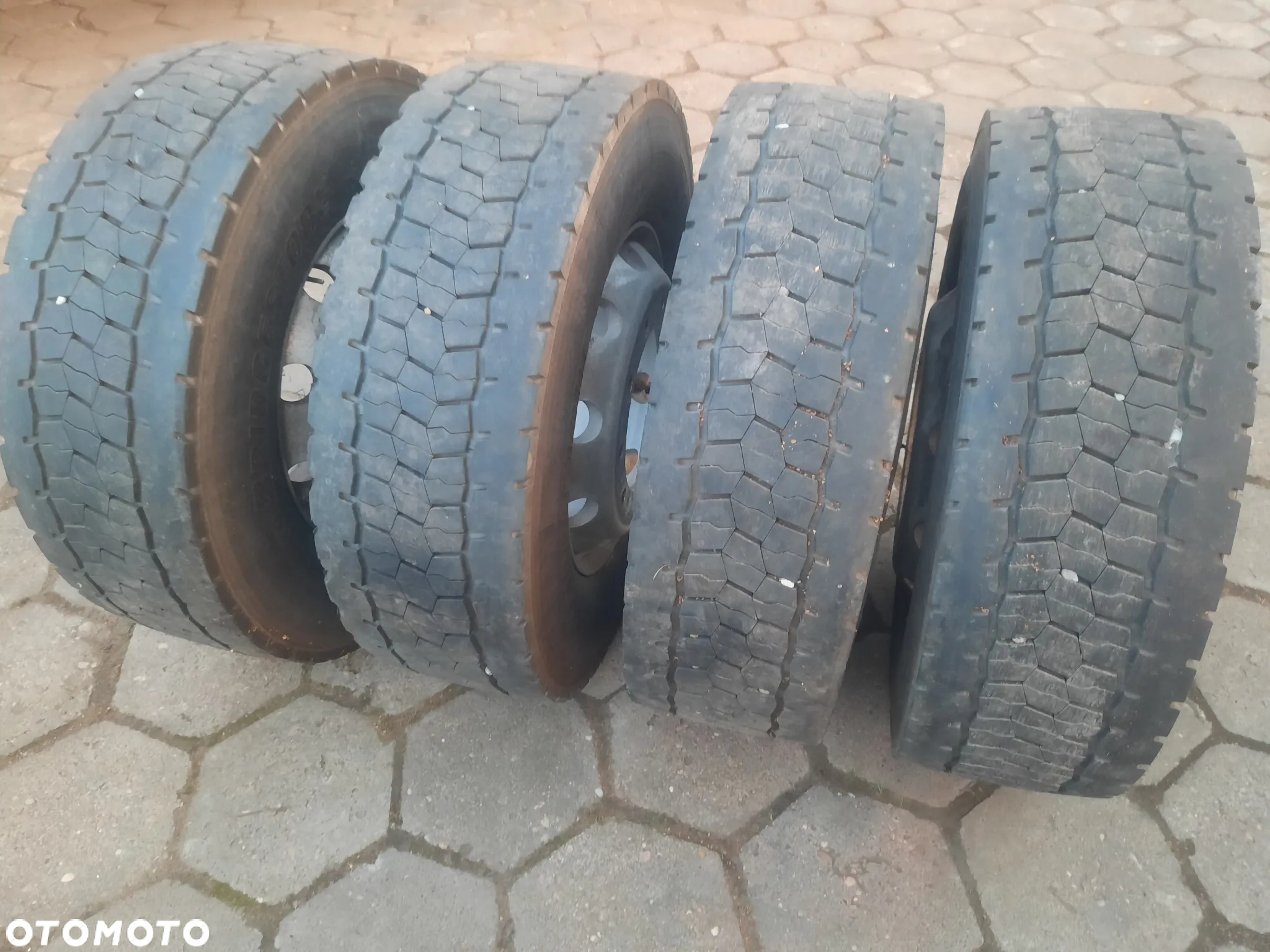 Felgi Aluminiowa Alcoa Bridgestone Duravos 315/70 R22,5 Komplet Scania R - 3