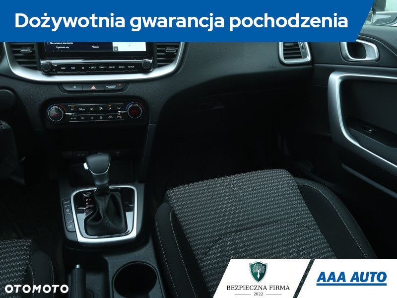 Kia Ceed - 10
