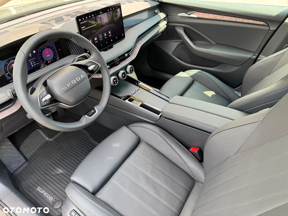 Skoda Superb 2.0 TDI SCR 4x4 L&K DSG - 9
