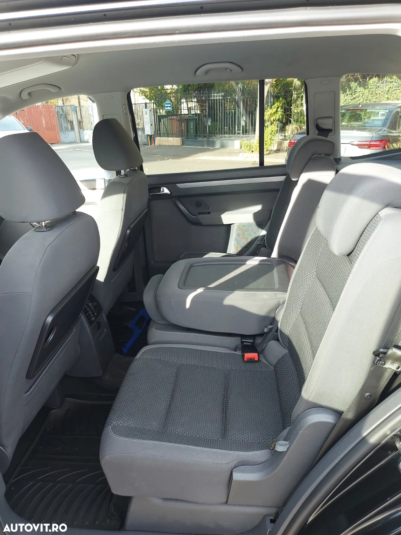 Volkswagen Touran 1.6 TDI DSG Comfortline - 9