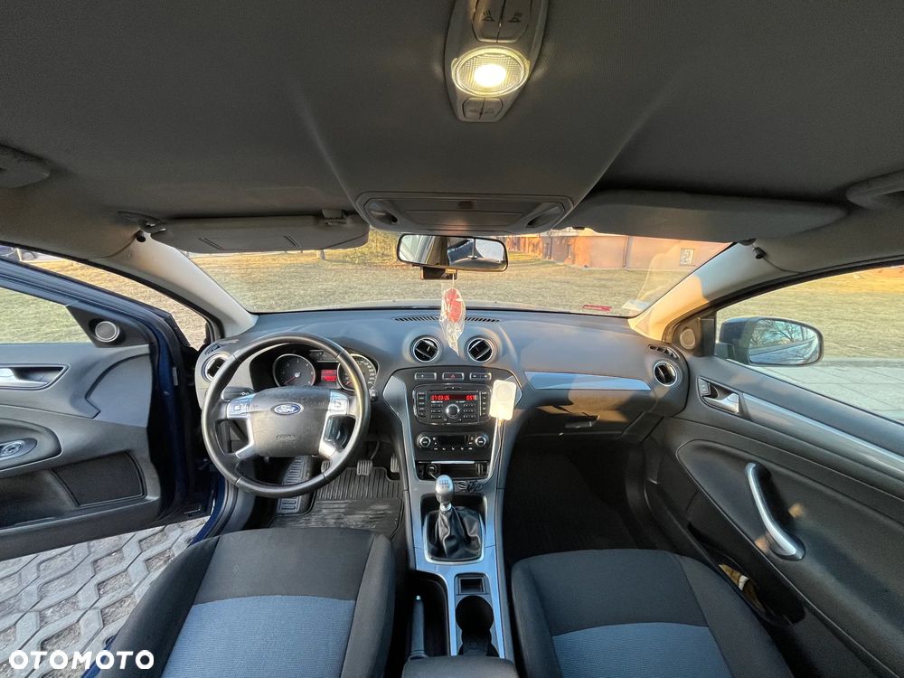 Ford Mondeo 2.0 TDCi Ambiente - 12