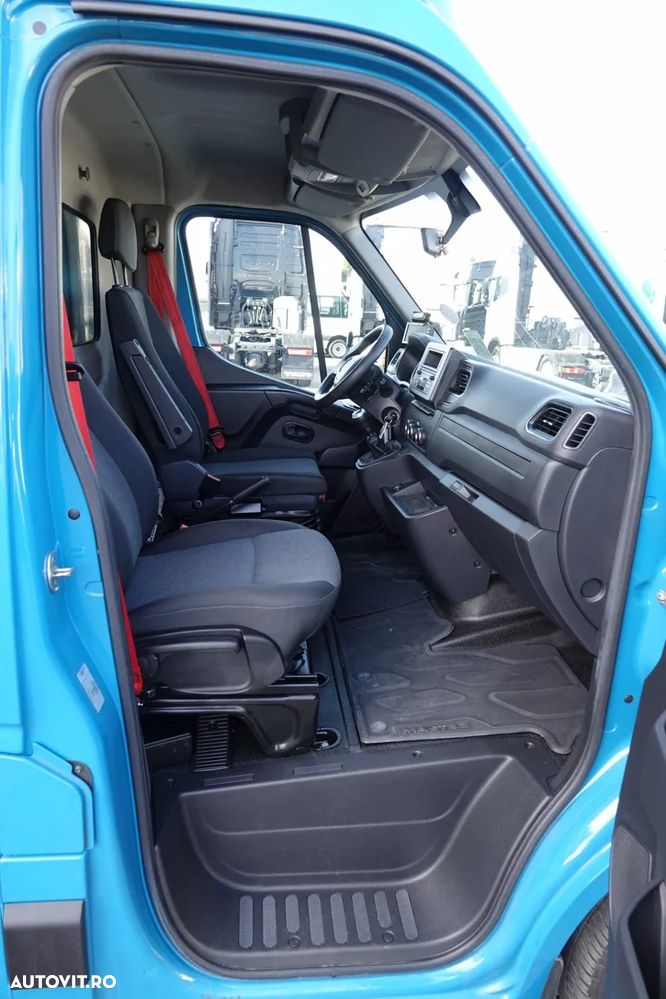 Renault MASTER / CONTAINER / LIFT / GVWR: 3500 KG / 2022 / IMPORTAT - 36