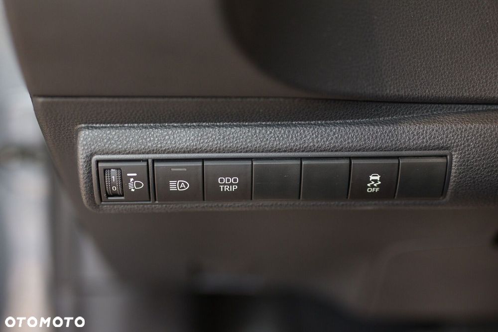 Toyota Corolla 1.8 Hybrid Comfort - 24