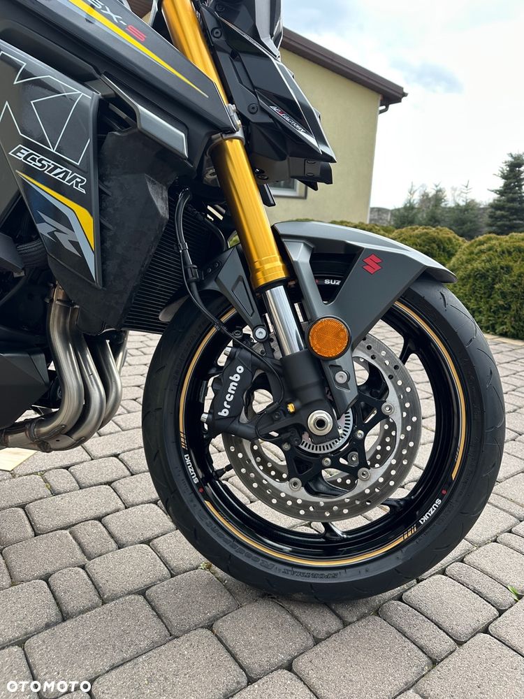 Suzuki GSX - 10