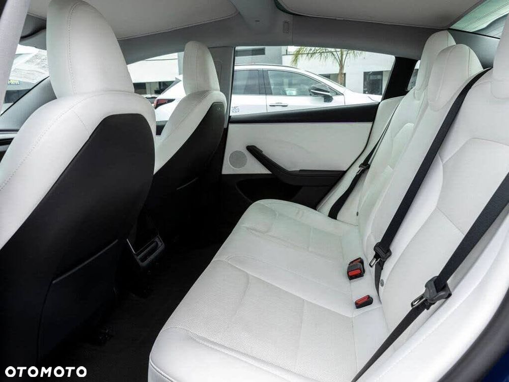 Tesla Model 3 - 16
